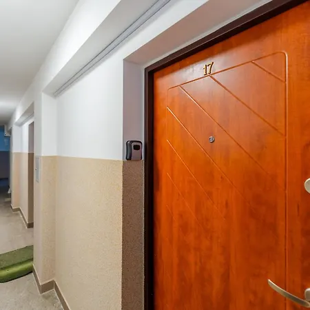 Centre By Bookinghost