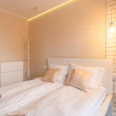 Centre By Bookinghost Apartment *